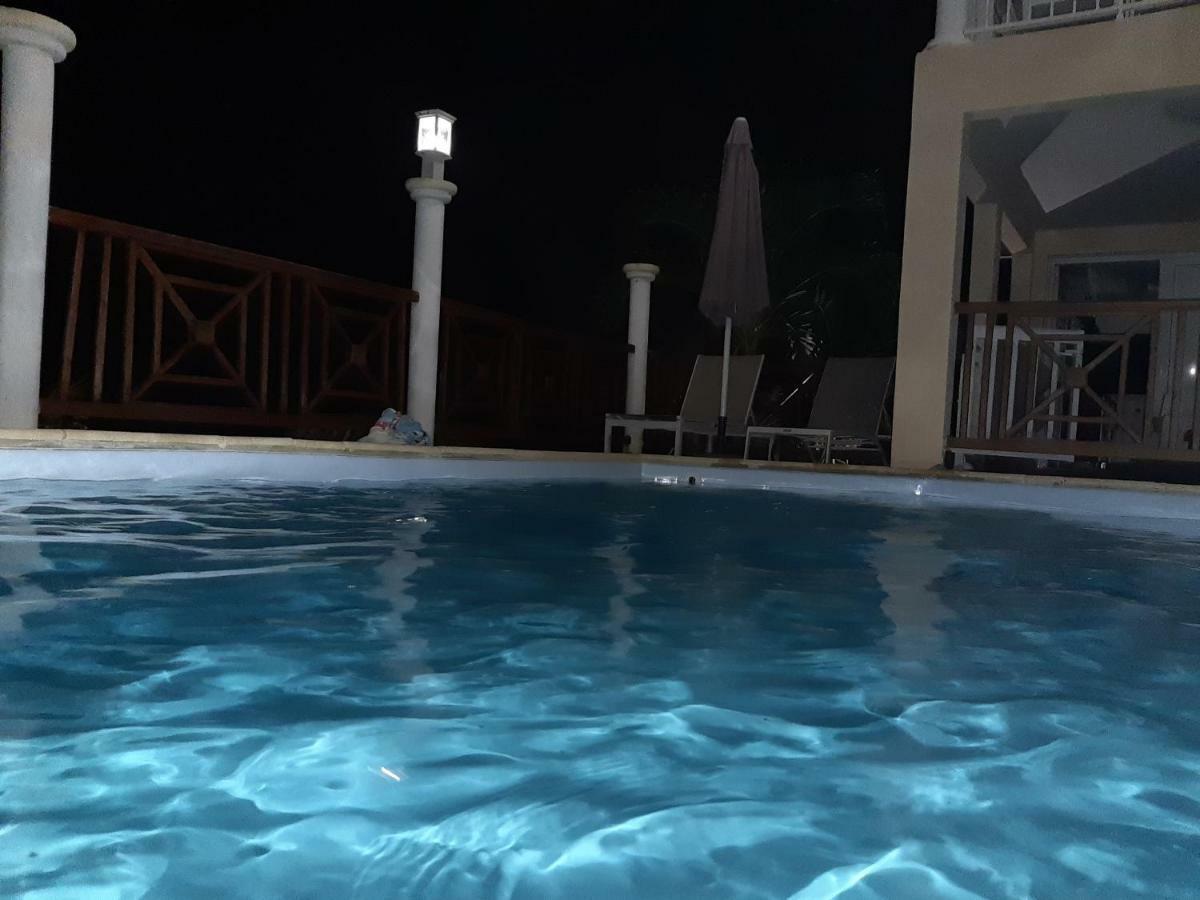Chez Francis Apartment Пети-Бург Екстериор снимка